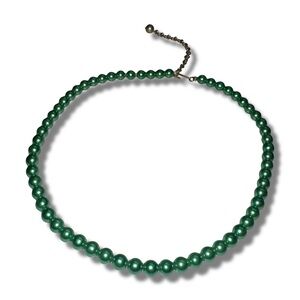 Vintage Pearly Green Beaded Necklace